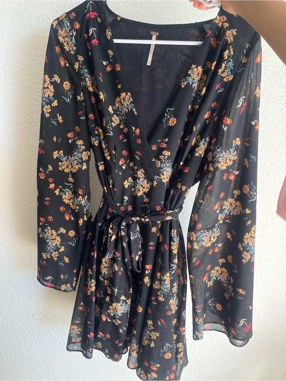 Source Unknown Black Floral Long-Sleeve Wrap Dress with Tie Waist